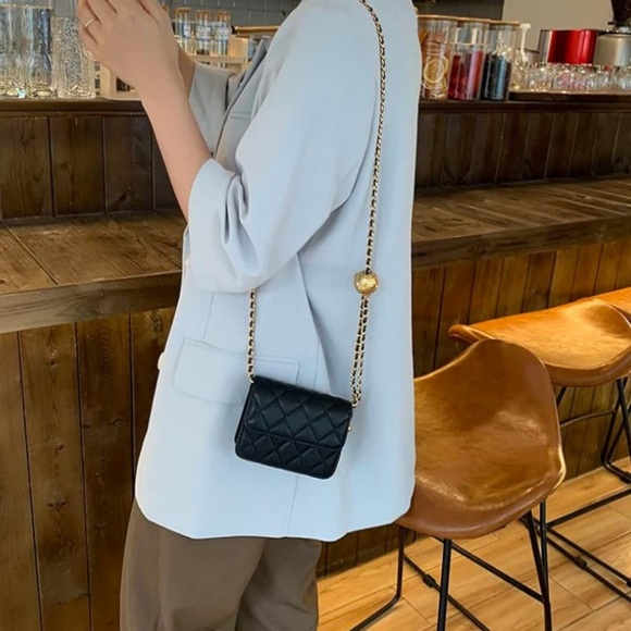 NEW Quilted Micro Mini Waist Belt Bum Bag/ Crossbody Black w/ Gold Chain Strap - Picture 8 of 9